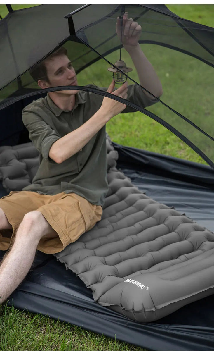 Matelas gonflable avec pompe et oreiller intégré 9cm R - Value 1.6 700g "PACOONE - Ultra pad PA01" - Planète Rando