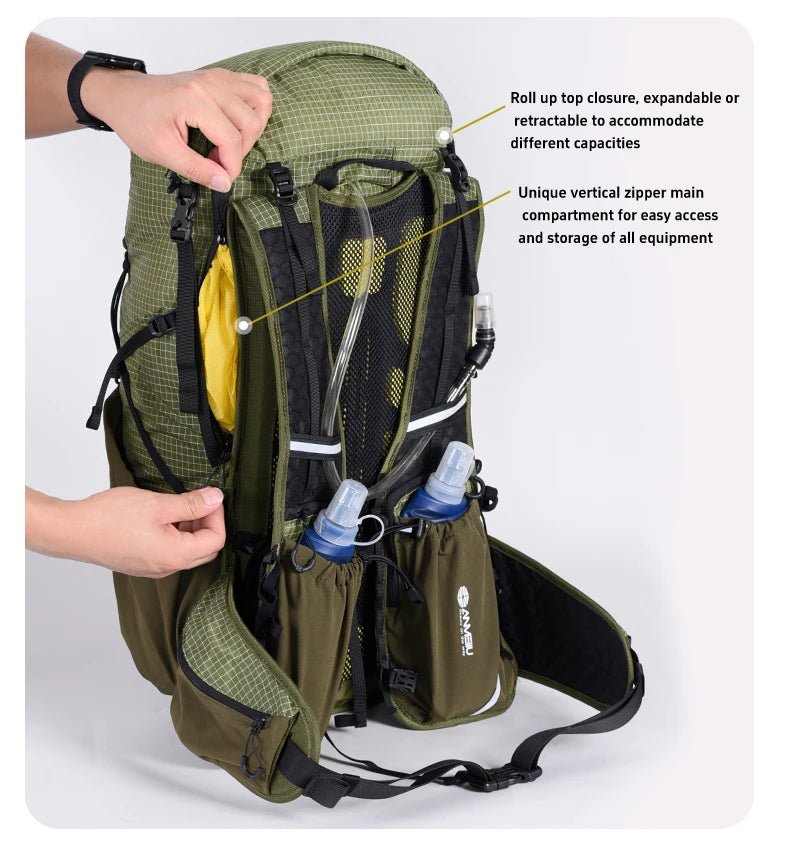 Une personne présente l'ANMEILU "Sac à dos ultraléger pour le trekking et le trail 30L - AML1066", un sac à dos de randonnée vert doté d'une fermeture à enroulement, d'une fermeture à glissière verticale sur le devant et de poches latérales pour les bouteilles d'eau. Le texte met en évidence ses principales caractéristiques.