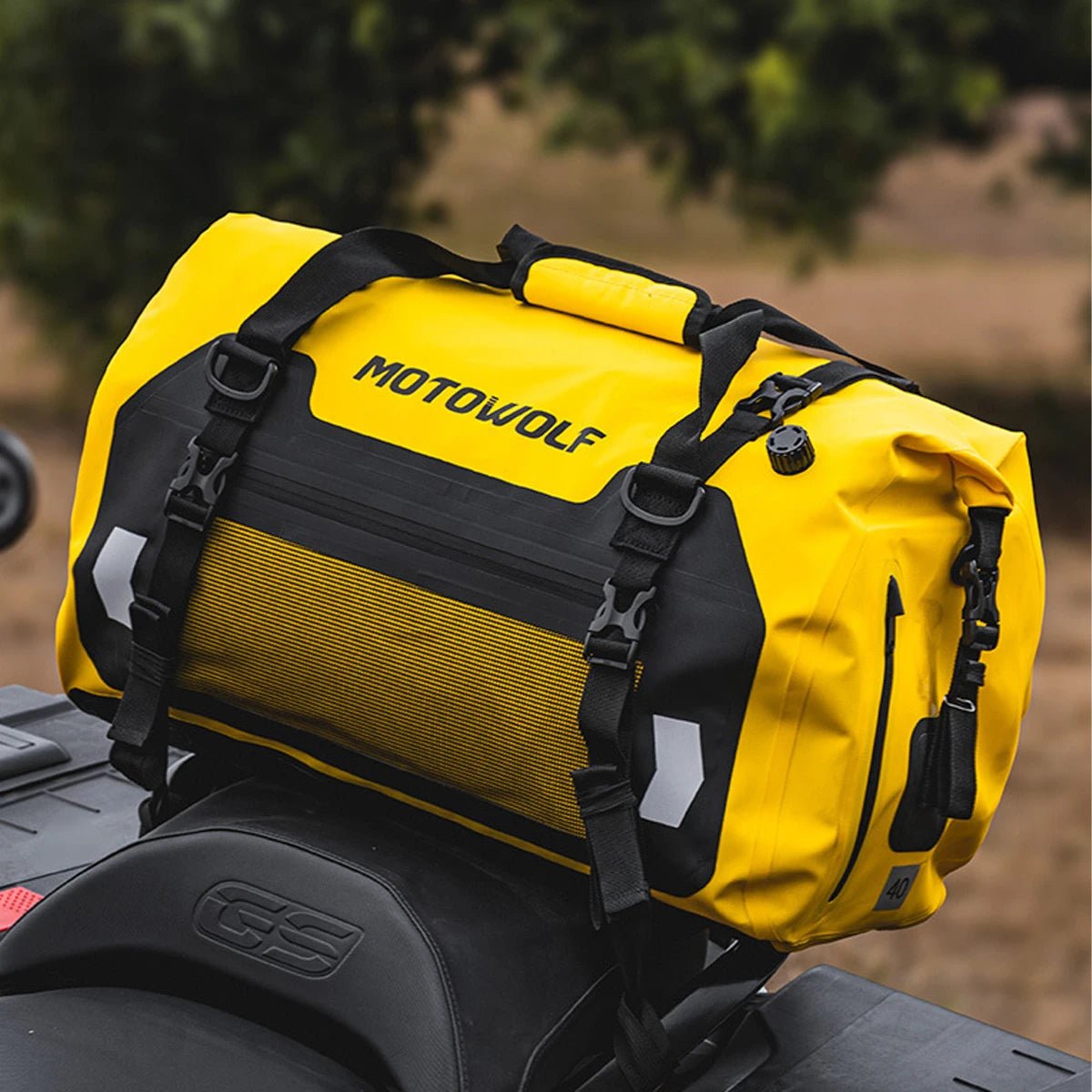 Sacoche de selle arrière de moto / vélo de 40L à 90L "MotoWolf - MTW Series" - Planète Rando