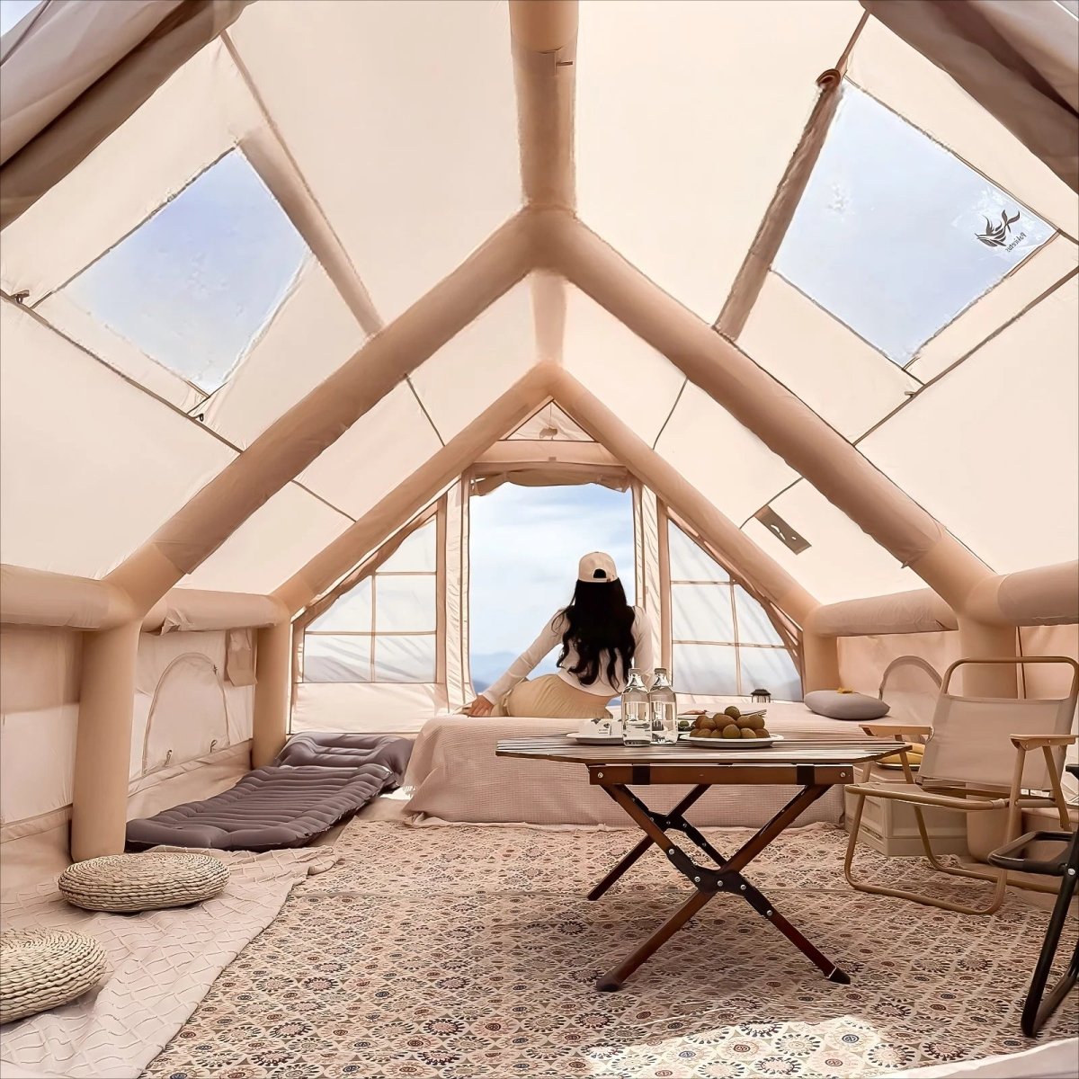 Tente de camping gonflable pour 4 à 8 personnes avec fenêtres "Pakicetus - Inflatable Tent" - Planète Rando